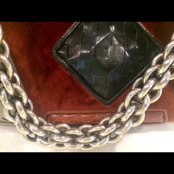 Bottega Veneta Limited Edition Velvet Leather Bag - Picture 9 of 17